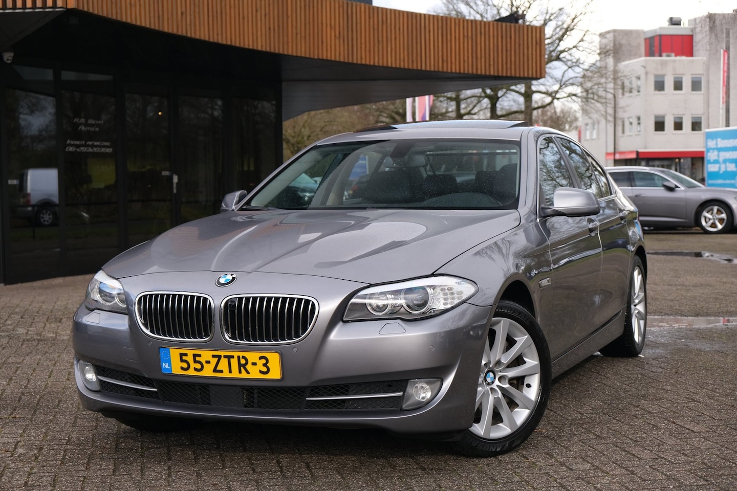 BMW 5-serie - 530i Upgrade Edition|Rijklaar!|Carplay|ACC|Schuifdak|Camera Voor+Achter|Standkachel| - AutoWereld.nl