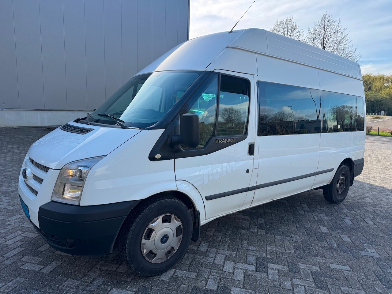 Ford Transit Kombi - 350L 2.2 TDCi Ambiente SHD Lift Airco - AutoWereld.nl