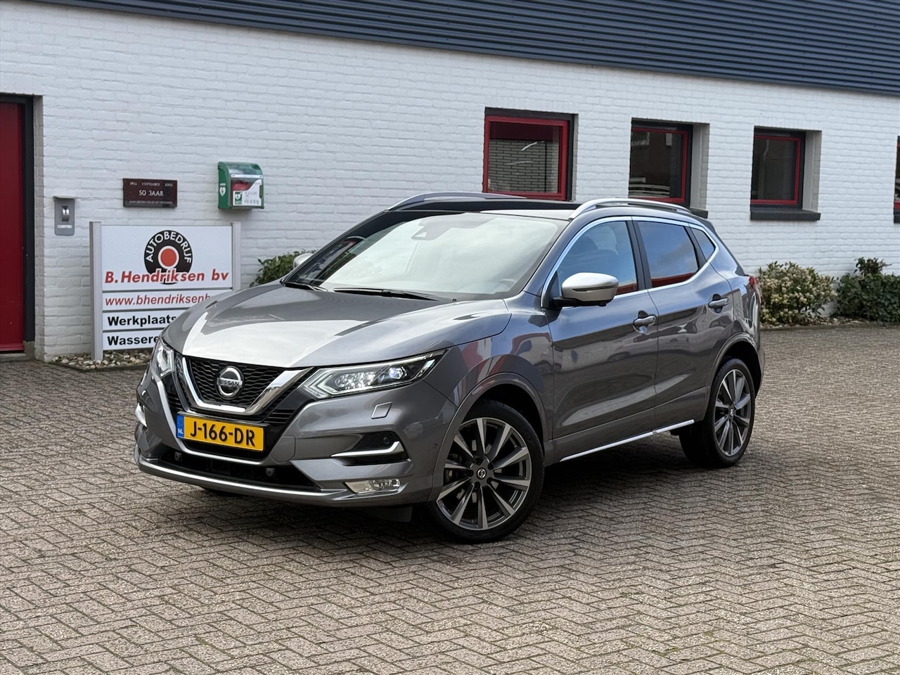 Nissan Qashqai - 1.3 DIG-T 160pk DCT Tekna+/ Trekhaak/ Panoramadak/ DAB/ Apple Carplay/ Stoelverwarming/ Le - AutoWereld.nl
