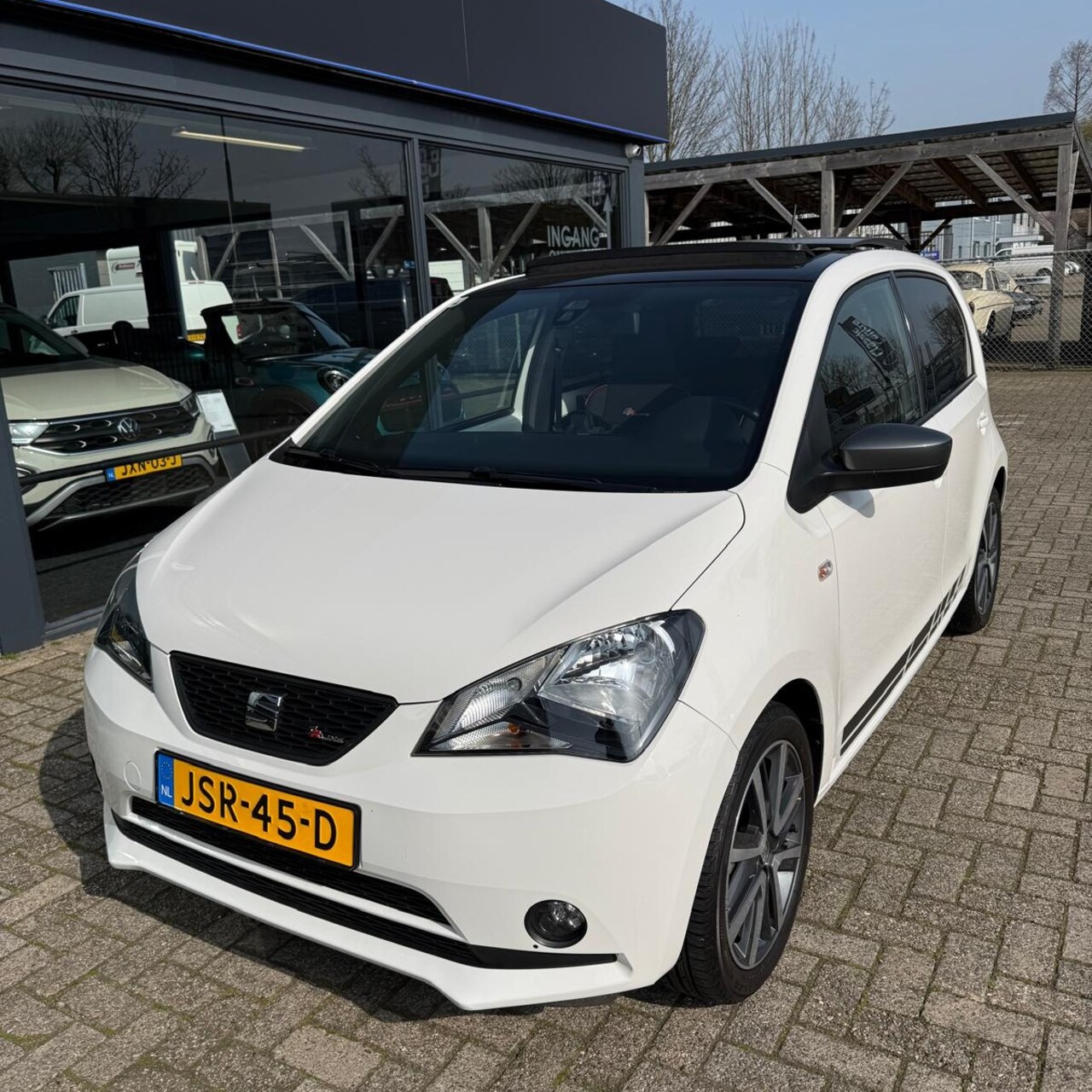 SEAT Mii - 1.0 FR SEAT Mii 1.0 FR panoramadak 24000km! - AutoWereld.nl