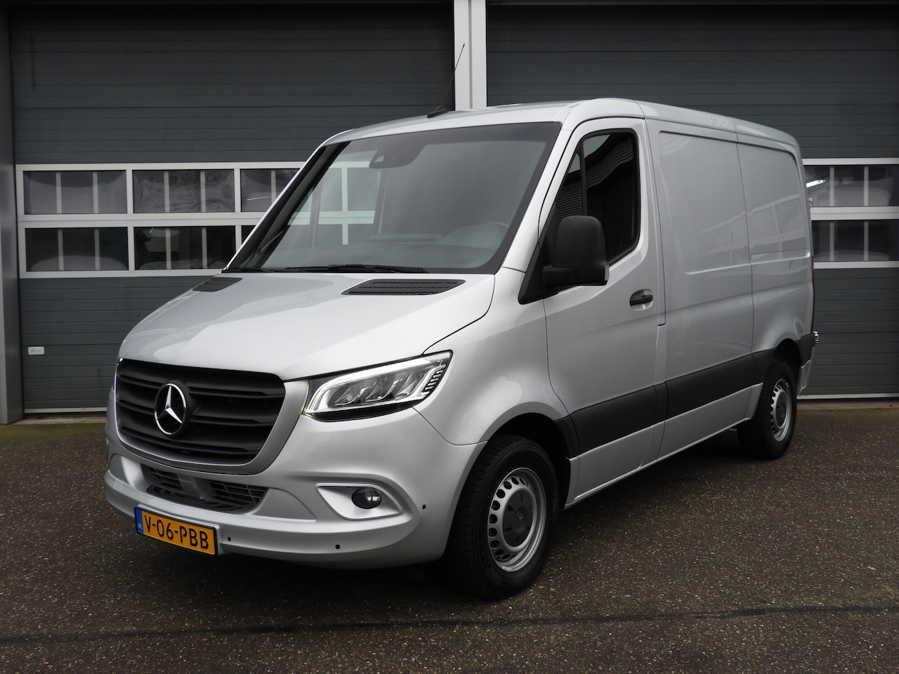 Mercedes-Benz Sprinter - 314 2.2 CDI L1H1 AUT | LED | DISTRONIC | BOTT INRICHTING - AutoWereld.nl