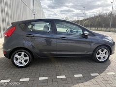 Ford Fiesta - 1.25 Titanium Nieuwe Apk keuring+Grote beurt