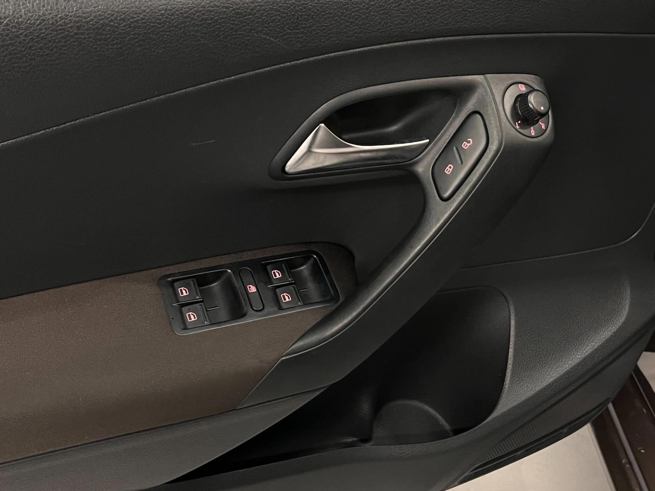 Volkswagen Polo - 1.2 TSI Highline Automaat/Panoramadak/Carplay - AutoWereld.nl