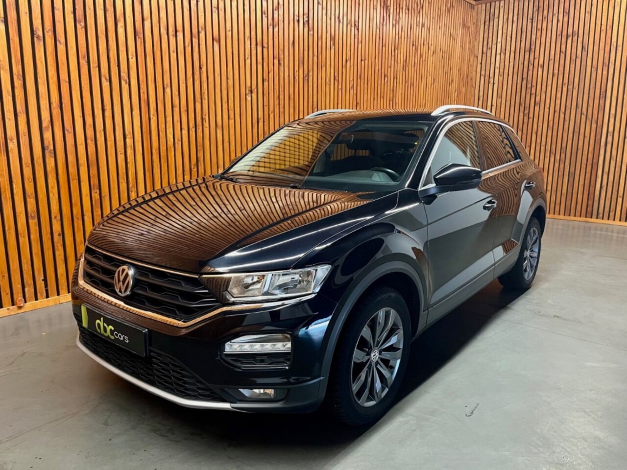Volkswagen T-Roc - 1.5 TSI STYLE AUTOMAAT - AutoWereld.nl