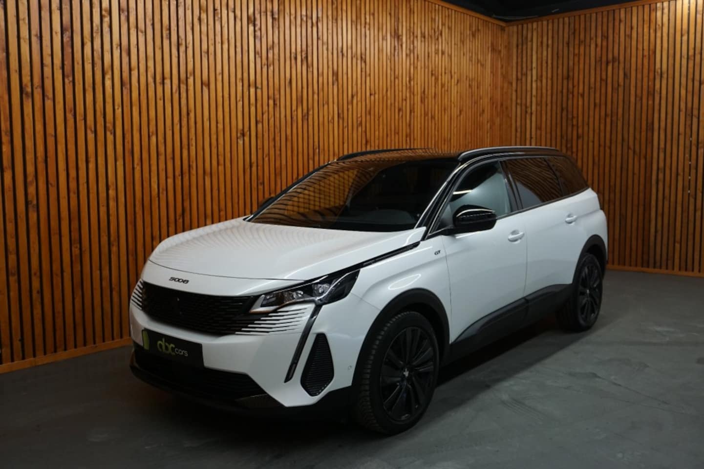 Peugeot 5008 - 1.2 PURETECH GT AUTOMAAT CLIMA NAVI 7-PERSOONS - AutoWereld.nl