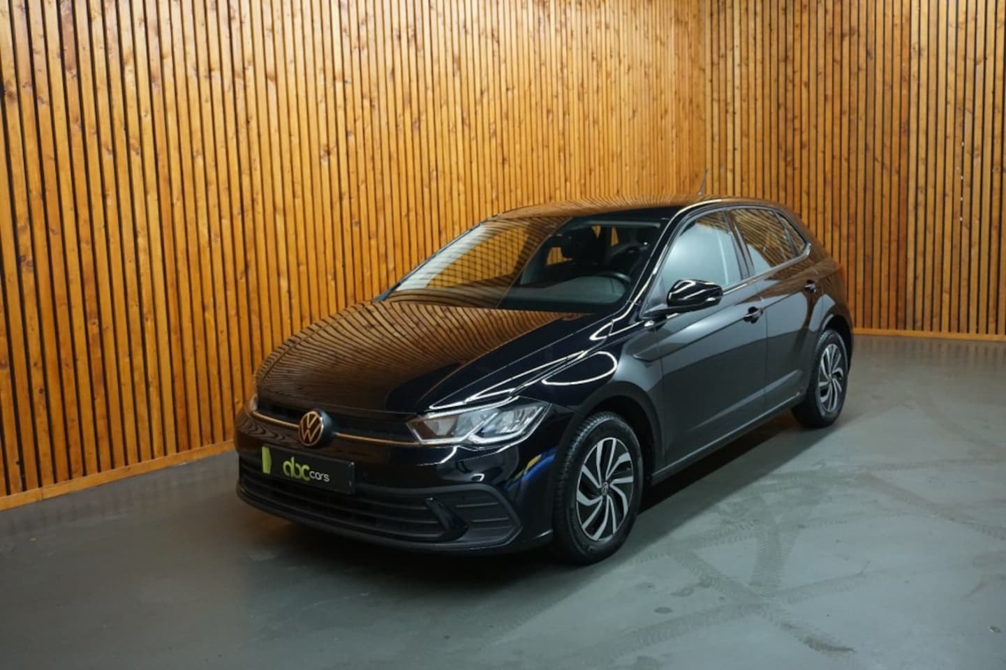 Volkswagen Polo - 1.0 TSI LIFE AIRCO / APPLE CARPLAY / LED / LANE - AutoWereld.nl