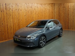 Volkswagen Golf - 1.5 TSI R-LINE Achterruit Camera Navi Lane Assist Clima