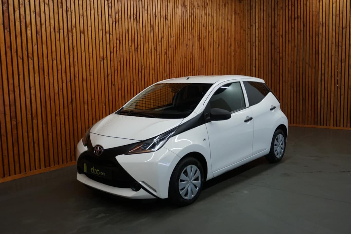 Toyota Aygo - 1.0 VVT-i x-now 5drs Airco - AutoWereld.nl