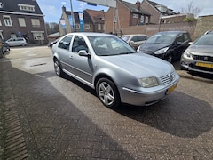 Volkswagen Bora - 2.0 Comfortline