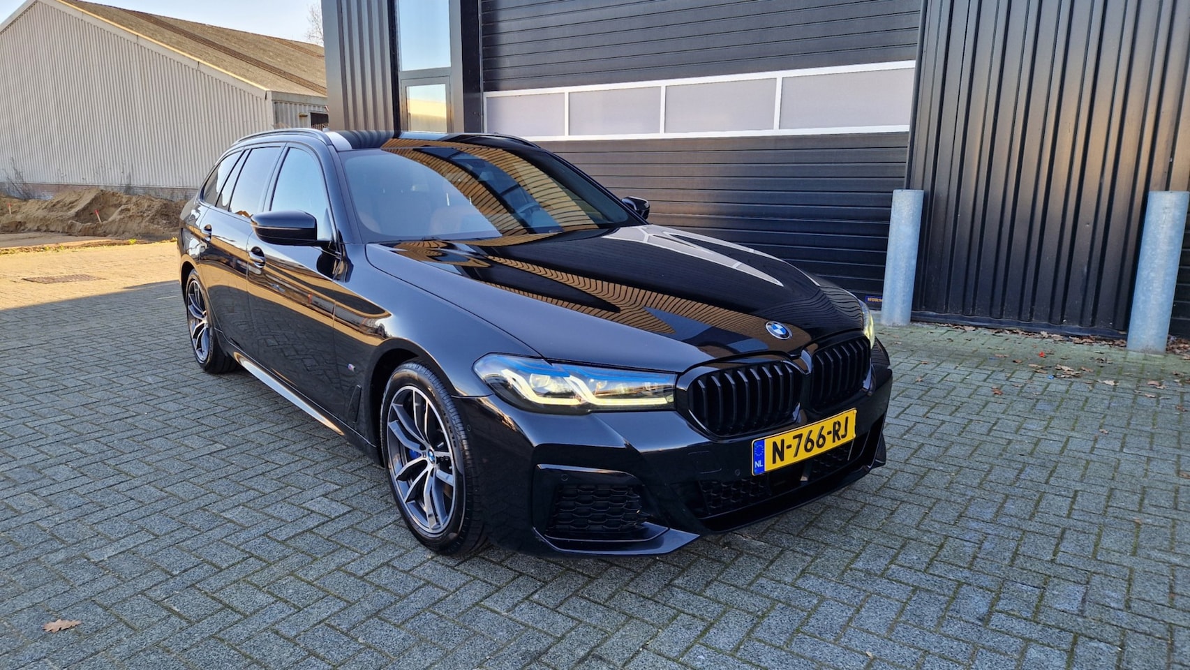 BMW 5-serie Touring - 530i High Executive 2x M-Sport - AutoWereld.nl