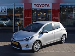 Toyota Yaris - 1.5 HYBRID ASPIRATION NAVIGATIE CRUISE LM-VELGEN/ALL-SEASON CLIMATE DEALERONDERHOUDEN