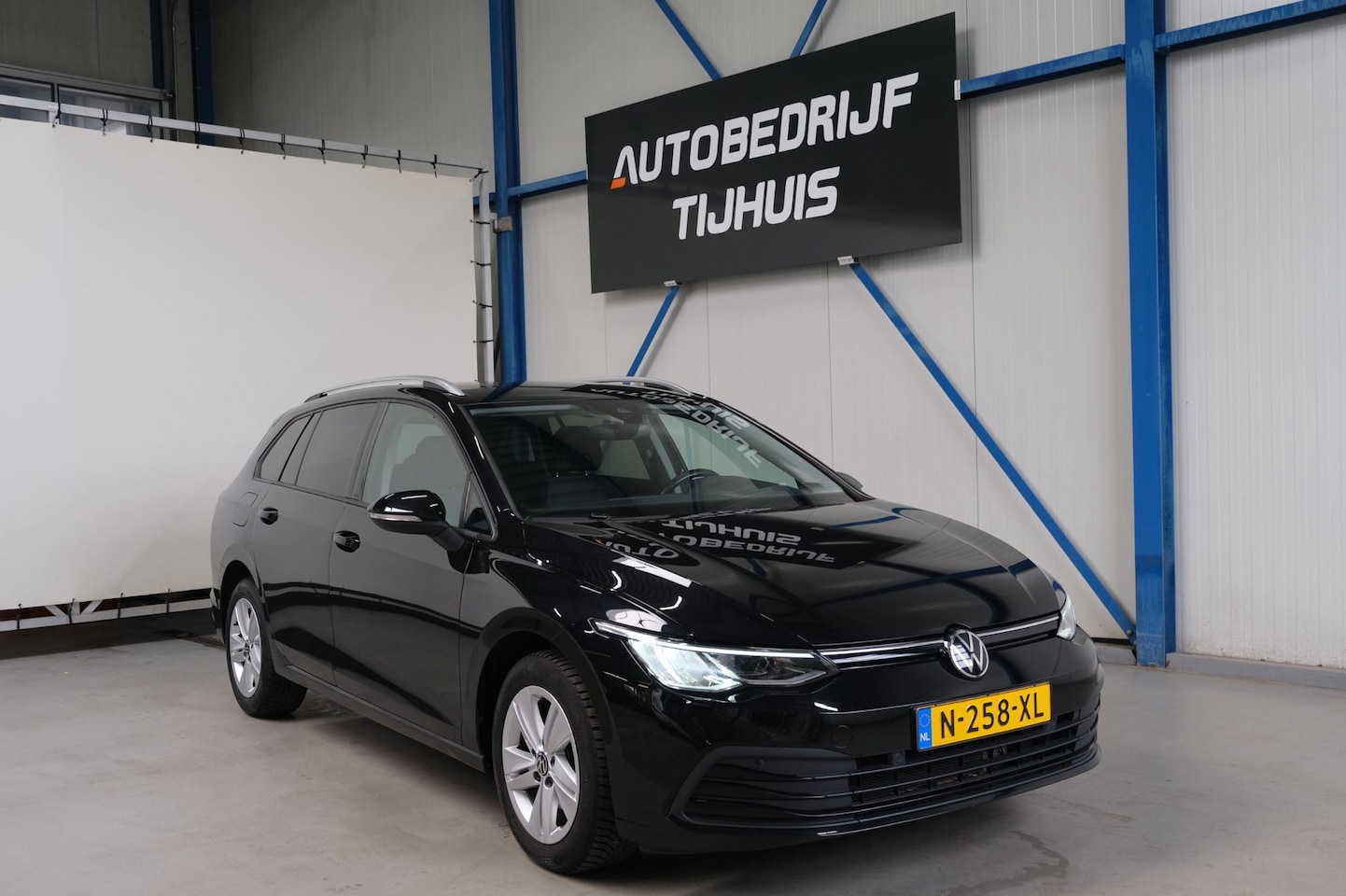 Volkswagen Golf Variant - 1.0 eTSI Life Automaat - N.A.P. Airco, Cruise, Camera, Navi, PDC, Virtual display. - AutoWereld.nl