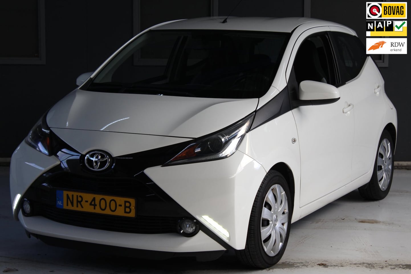 Toyota Aygo - 1.0 VVT-i x-play 1.0 VVT-i x-play - AutoWereld.nl