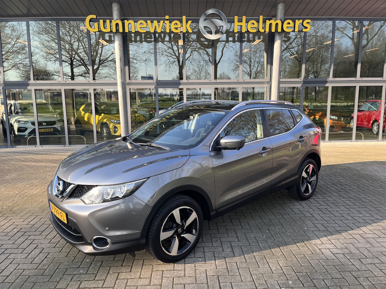 Nissan Qashqai - 1.2 N-Connecta | AUTOMAAT | NIEUWE KETTING | CAMERA 360° | CLIMA | CRUISE | KEYLESS | NAVI - AutoWereld.nl