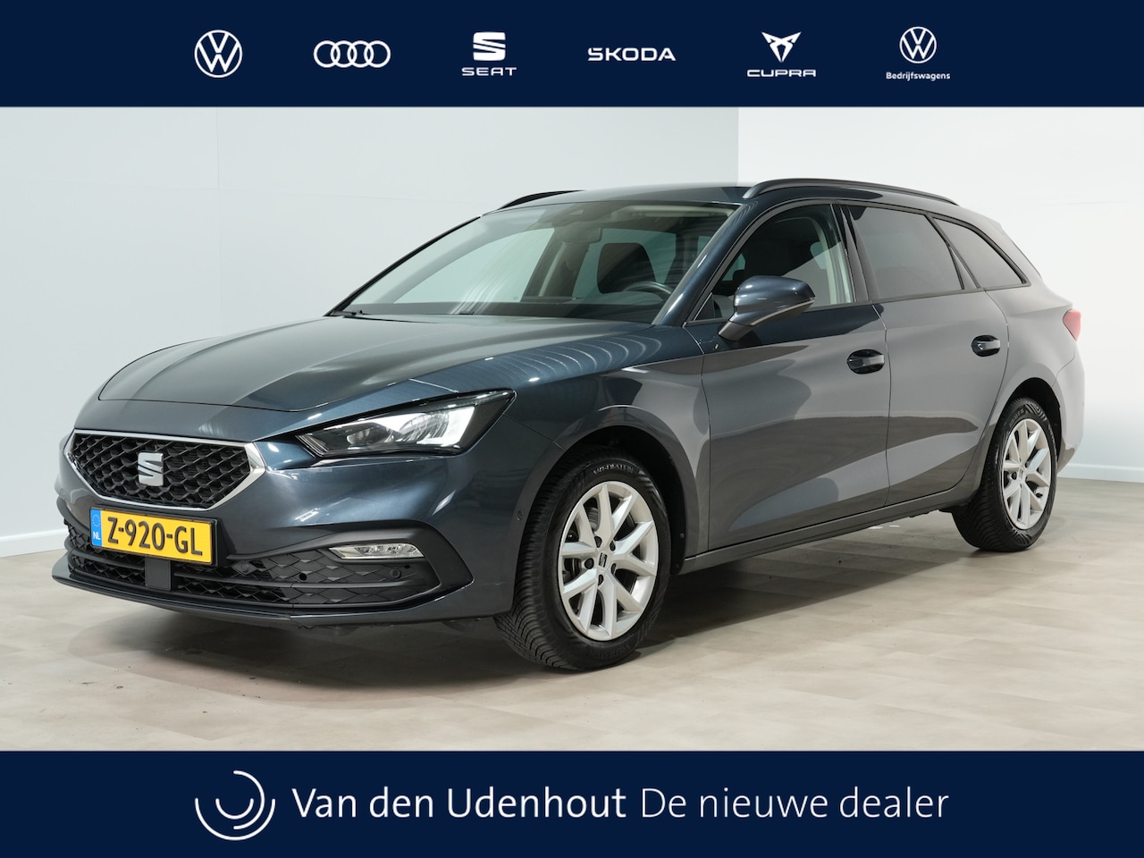 SEAT Leon Sportstourer - 1.5 eTSI 150pk DSG Style Business Intense Trekhaak Navigatie Camera Parkass. Android/Carpl - AutoWereld.nl