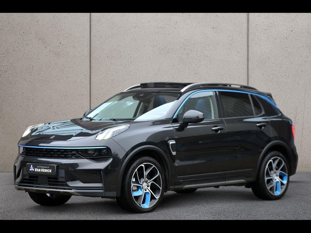 Lynk & Co 01 - 1.5 Plug-in Hybrid | Panoramadak | 360 Camera | Premium Audio - AutoWereld.nl