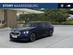BMW 5-serie Touring - 550e xDrive M Sport Automaat / Panoramadak / Trekhaak / Bowers & Wilkins / Adaptieve LED /
