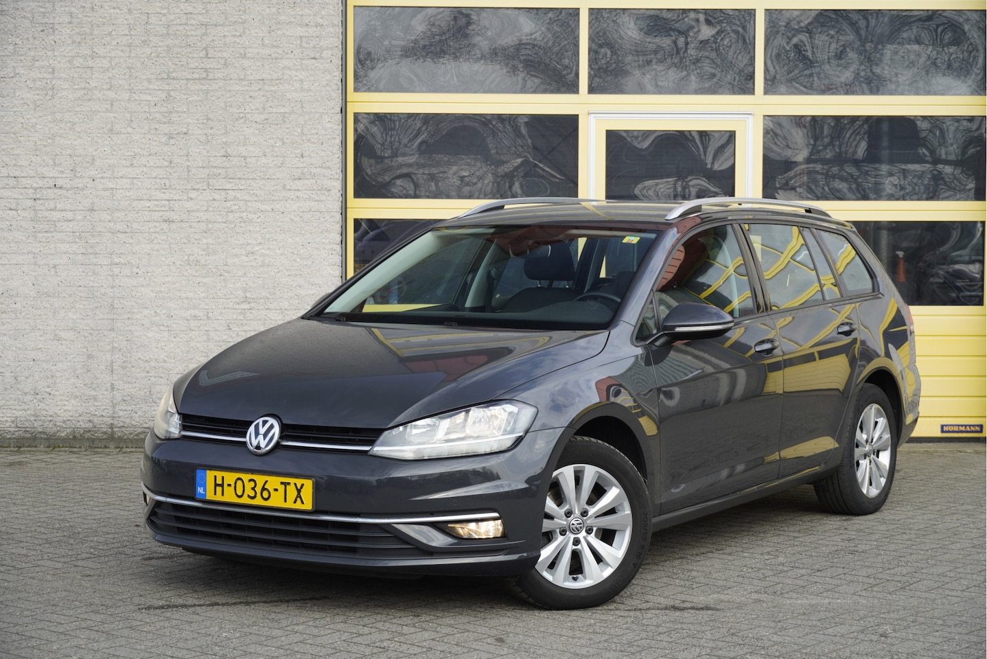 Volkswagen Golf Variant - 1.6 TDI Highline Business BJ2020 Lmv 16" | Led | Pdc | App-Connect | Navi | Climate contro - AutoWereld.nl