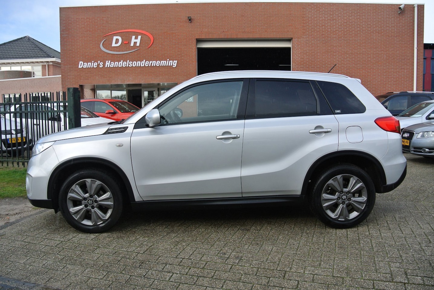 Suzuki Vitara - 1.6 Exclusive airco automaat apk 09-02-2027 inruil mogelijk nap - AutoWereld.nl