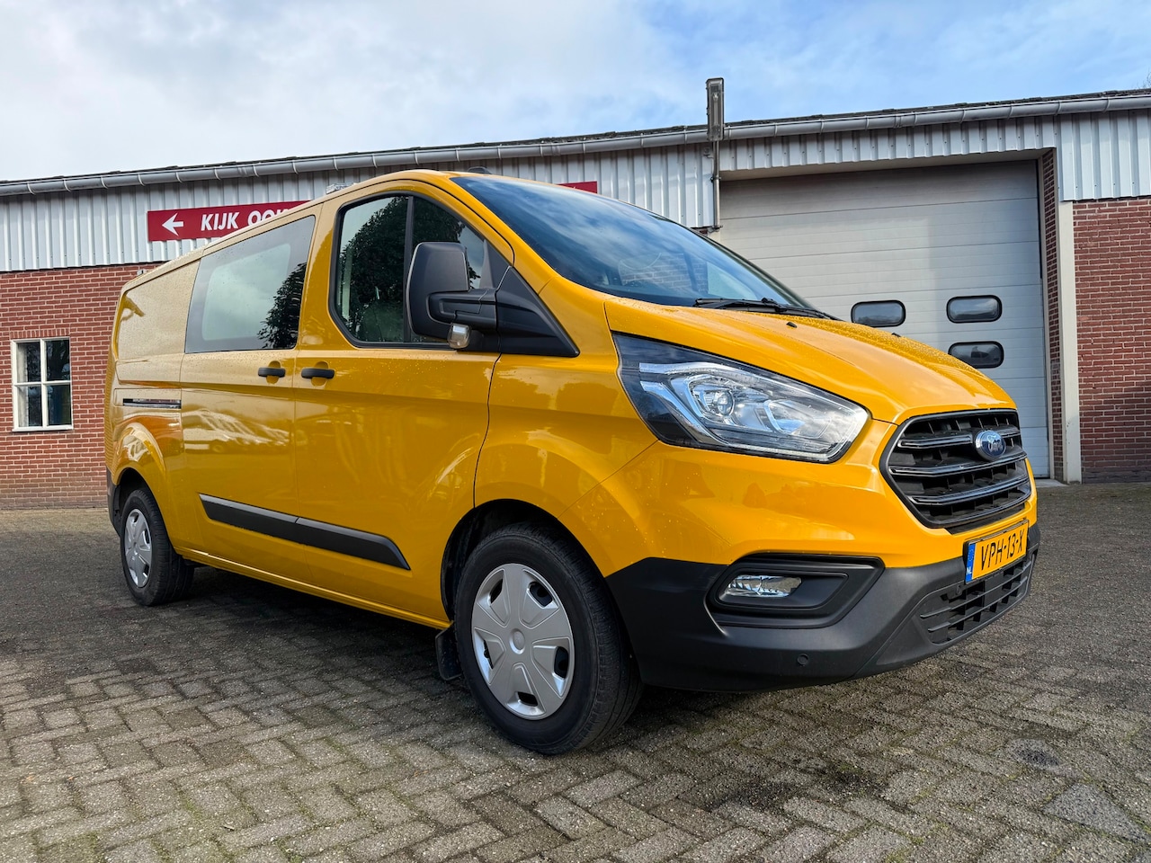 Ford Transit Custom - 340 2.0 TDCI L2H1 Trend DC 130PK airco cruise euro 6 - AutoWereld.nl