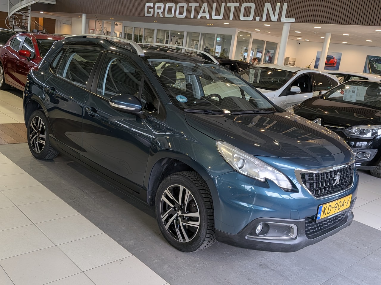 Peugeot 2008 - 1.2 PureTech Blue Lion Panoramadak, Airco, Cruise Control, Trekhaak, Stuurbekrachtiging - AutoWereld.nl