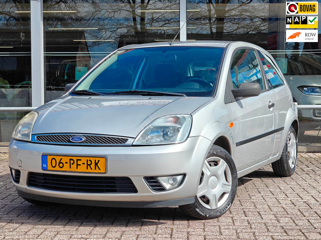Ford Fiesta - 1.4-16V Ghia | Nieuwe distributieriem en groot onderhoud gehad! - AutoWereld.nl