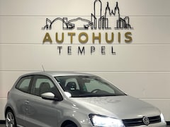 Volkswagen Polo - 1.4-16V Comfortline Automaat Airco Carplay Parkeersensoren Isofix