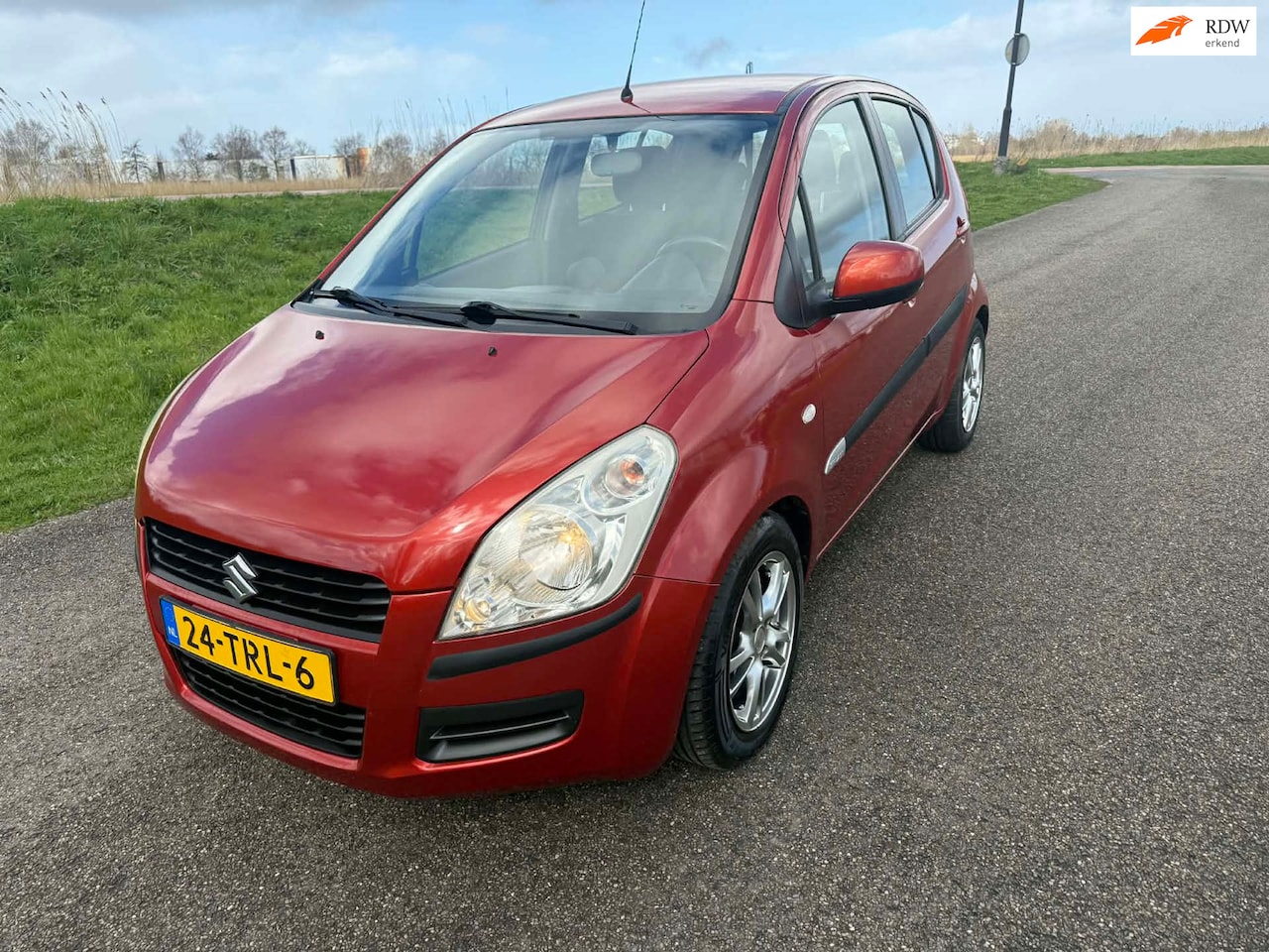 Suzuki Splash - 1.0 VVT Comfort airco lichtmetalen velgen nw apk en garantie ! - AutoWereld.nl