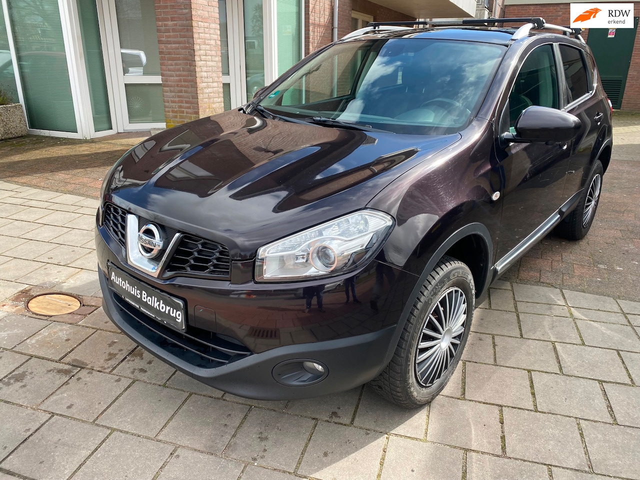 Nissan Qashqai - 2.0 Connect Edition 4WD airco el ramen panoramadak - AutoWereld.nl