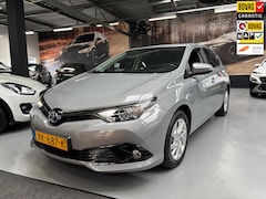 Toyota Auris - 1.8 Hybrid Energy Plus / Navigatie / Trekhaak