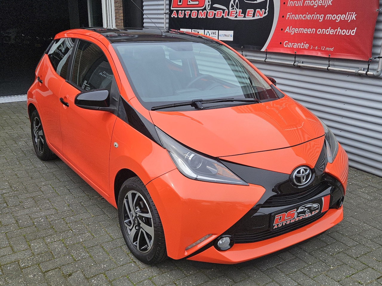 Toyota Aygo - 1.0 VVT-i x-play UNIEK SPECIALE UITVOERING ***VOLLEDER- CAMERA-ARCO ELECTR.RAMEN FULL OPTI - AutoWereld.nl