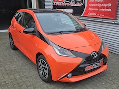 Toyota Aygo - 1.0 VVT-i x-play UNIEK SPECIALE UITVOERING *VOLLEDER- CAMERA-ARCO ELECTR.RAMEN FULL OPTION