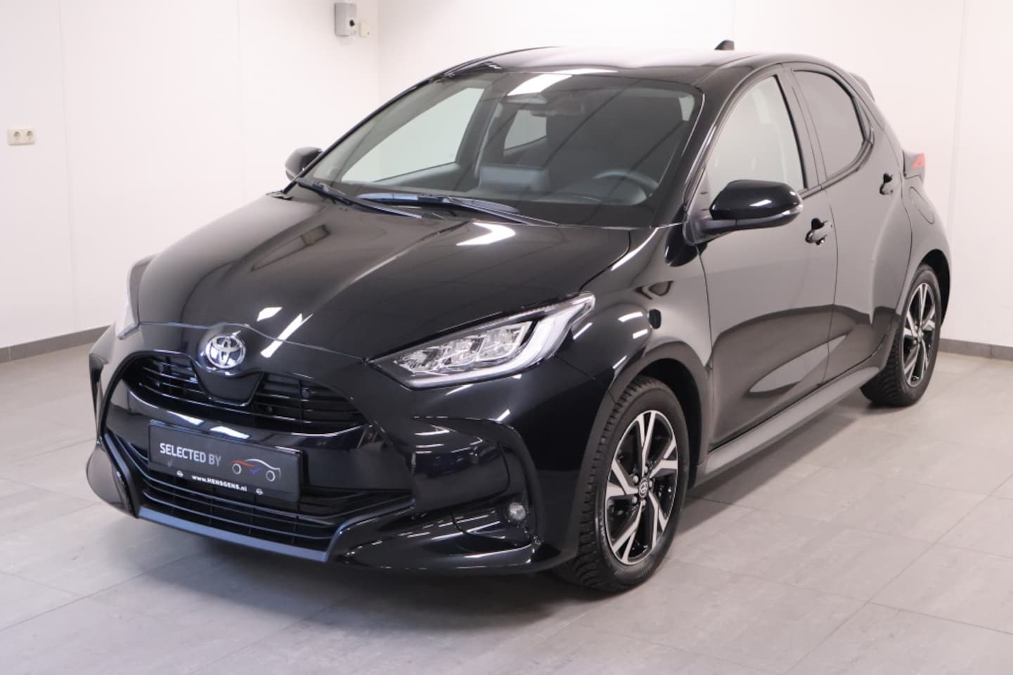 Toyota Yaris - 1.5 Hybride 115 Dynamic | Comfort Pack | All Weather - AutoWereld.nl