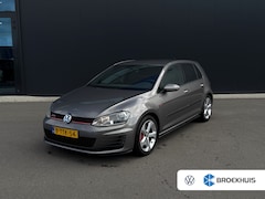 Volkswagen Golf - 2.0 TSI GTI Performance | Handgeschakeld | Cruise Control | Parkeersensor V+A |
