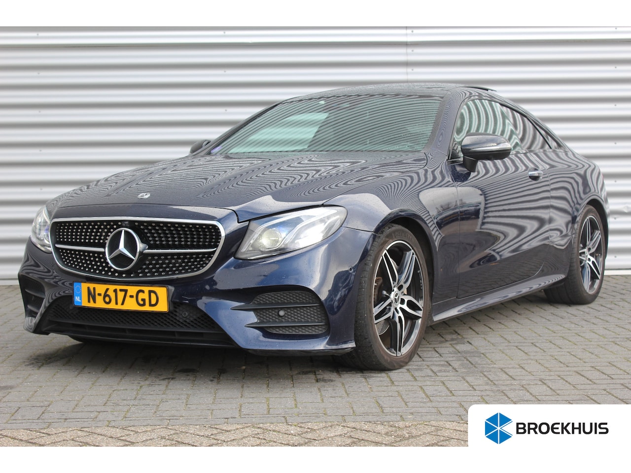 Mercedes-Benz E-klasse Coupé - 200 183PK AMG LINE AUTOMAAT / NAVI / LEDER / CLIMA / FULL-LED / PDC / 19" LMV / CAMERA / K - AutoWereld.nl