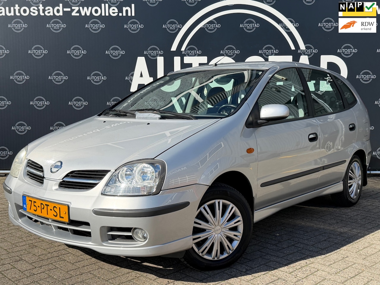 Nissan Almera Tino - 1.8 Visia NL-Auto/2e Eigenaar/NAP/Airco/APK - AutoWereld.nl