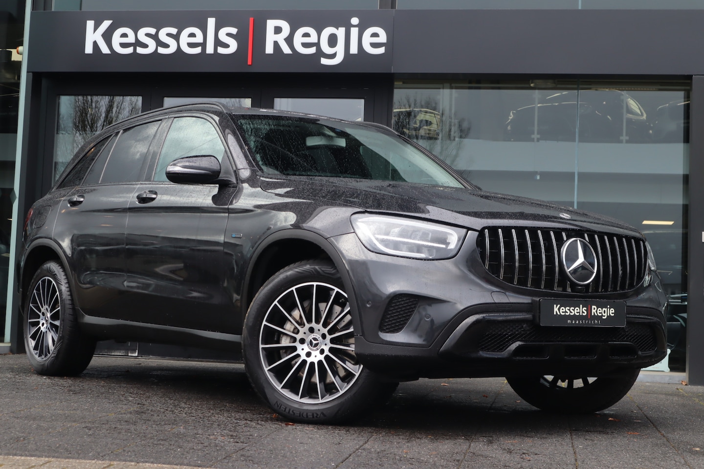 Mercedes-Benz GLC-klasse - 300e 4MATIC Night Leder CarPlay 19” Sensoren Stoelverwarming Navi - AutoWereld.nl