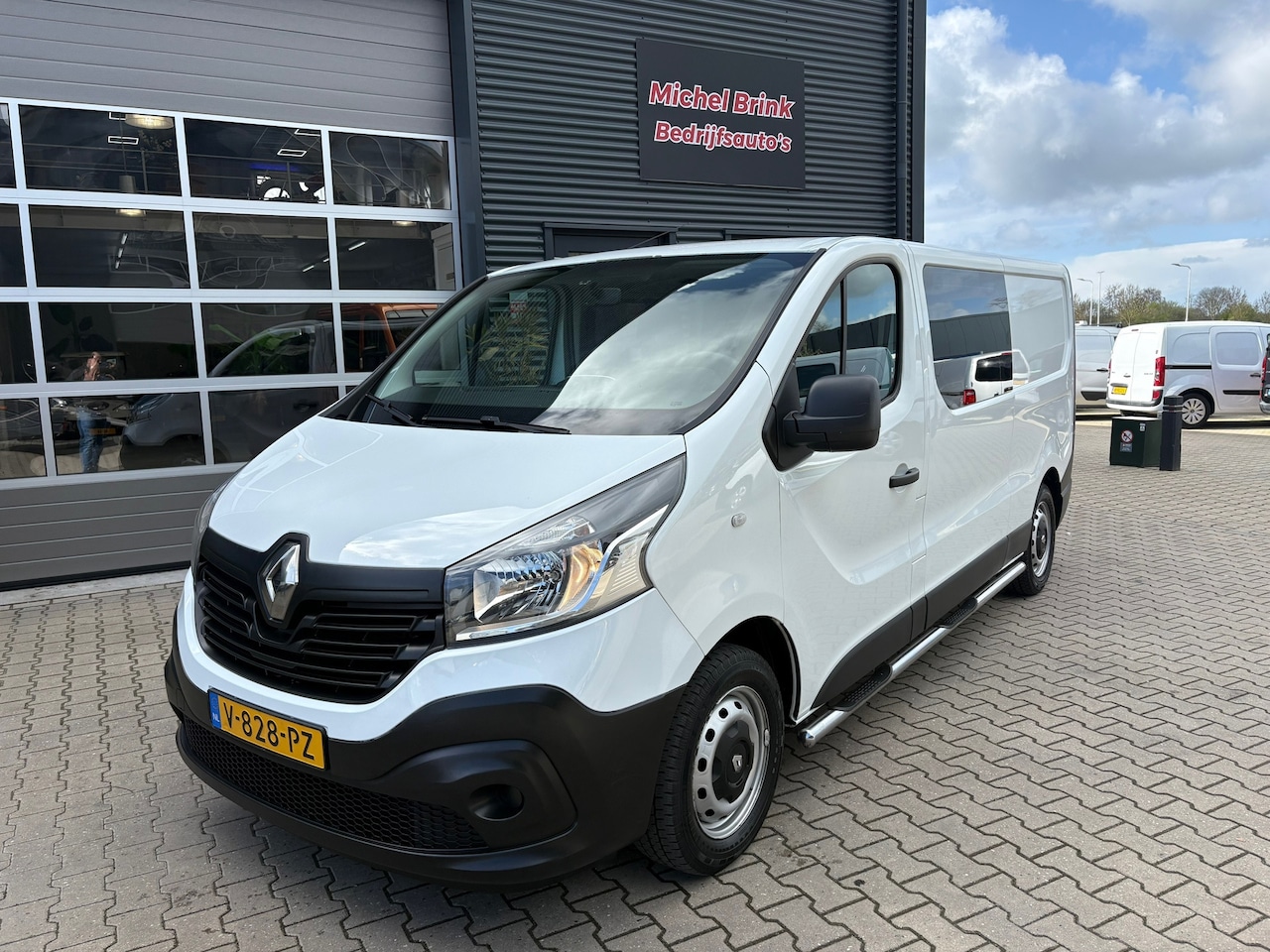 Renault Trafic - 1.6 dCi L2H1 DC Comfort Airco Navigatie - AutoWereld.nl