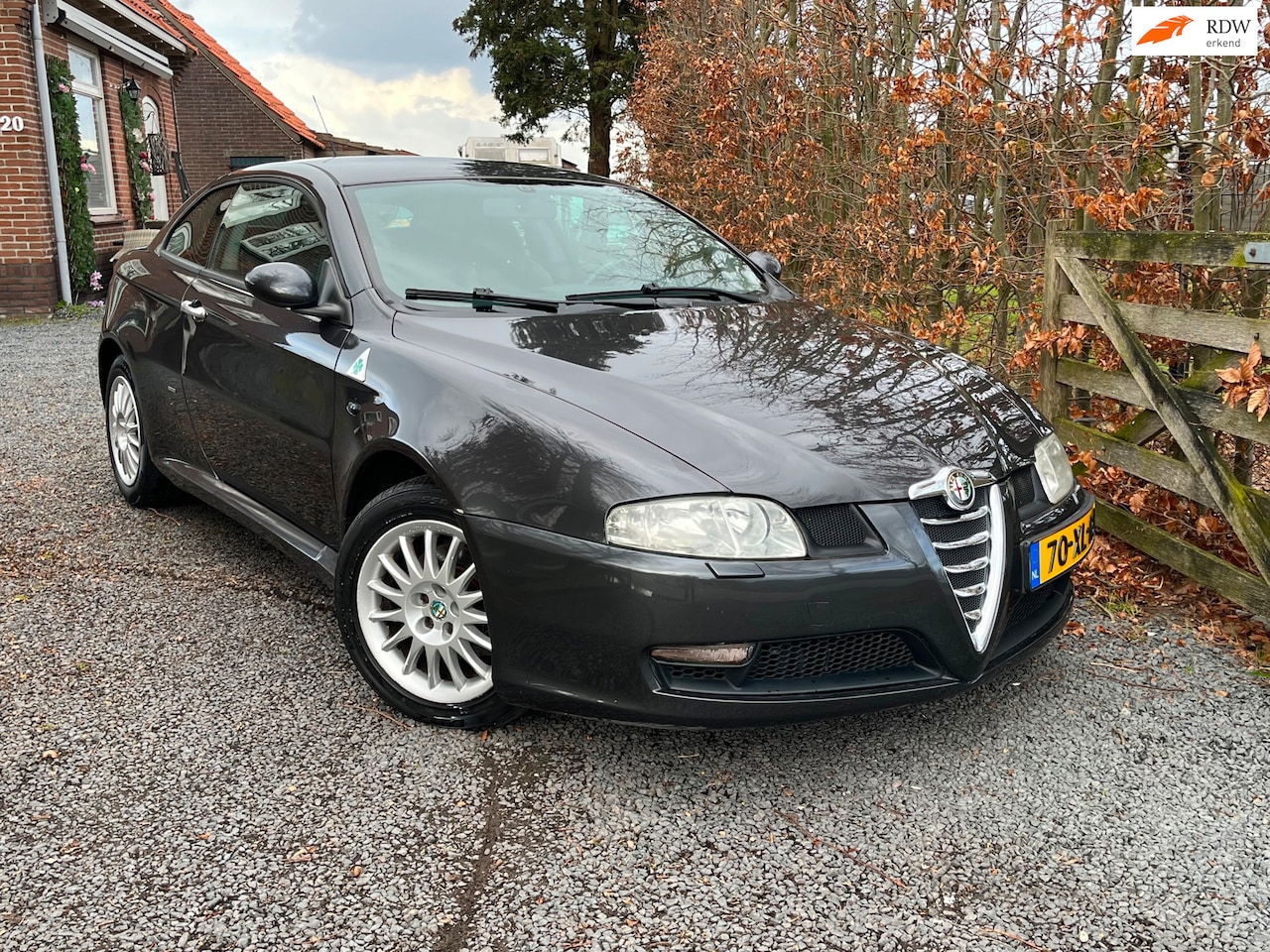 Alfa Romeo GT - 2.0 JTS Distinctive|166PK|NW DISTRIBUTIE|LEER|CLIMA|CRUISE - AutoWereld.nl