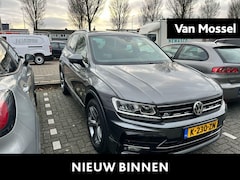 Volkswagen Tiguan - 2.0 TSI 4Motion R-Line | 220 PK | Automaat | Panorama Dak | Stoelverwarming | Keyless | Di