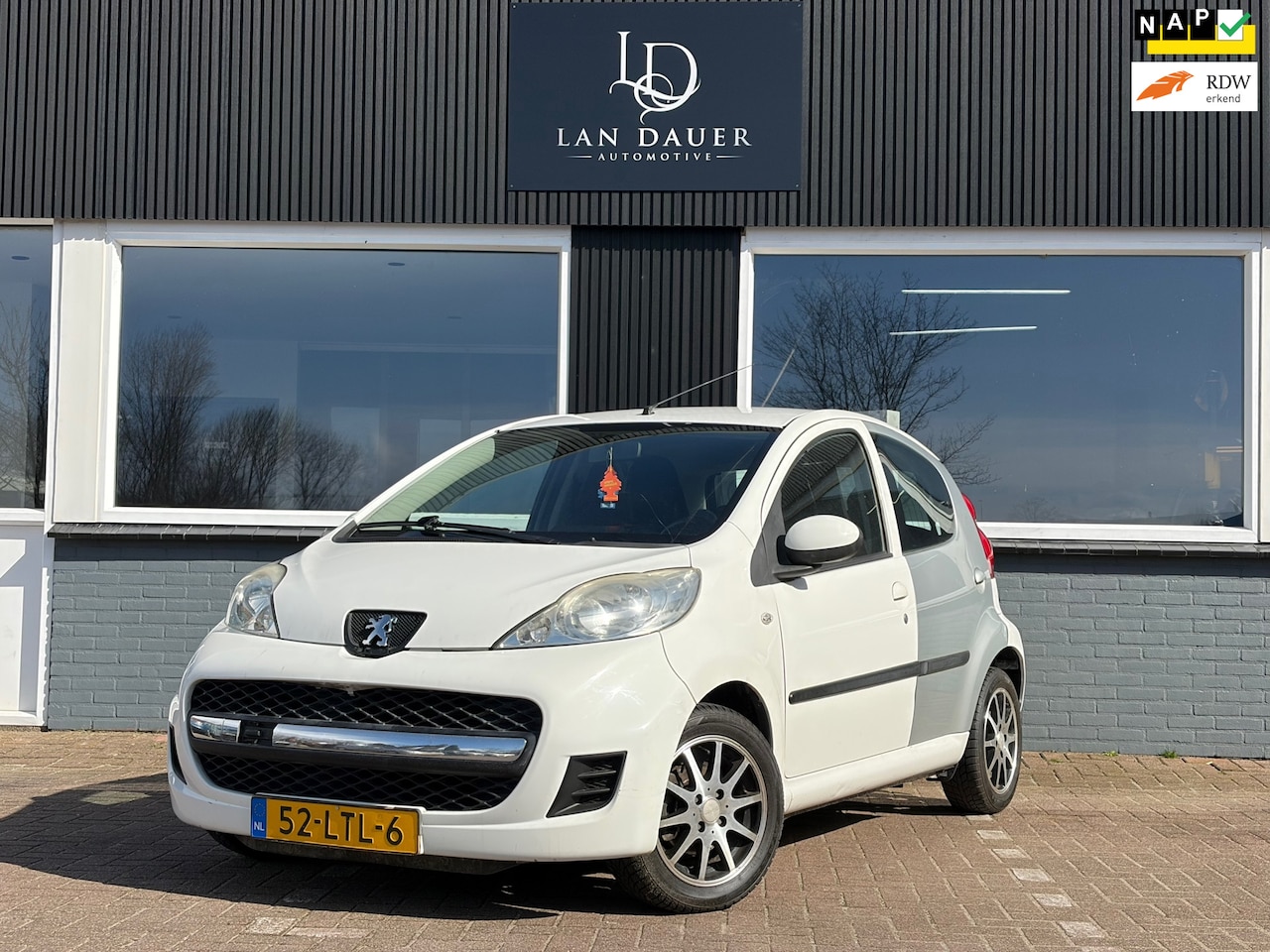 Peugeot 107 - 1.0-12V XS / Airco / Scherm / NAP - AutoWereld.nl