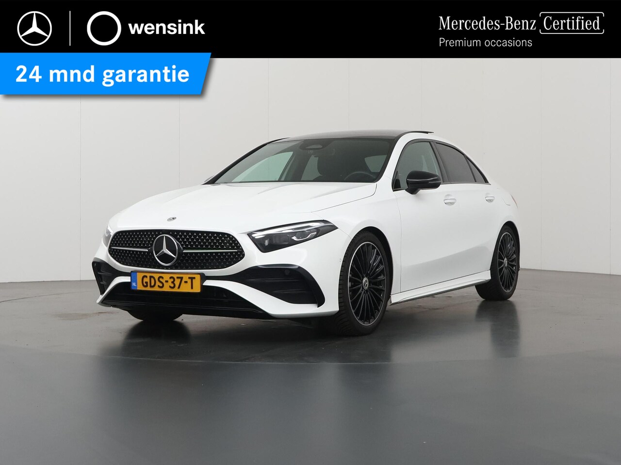 Mercedes-Benz A-klasse - Limousine 180 Star Edition AMG Panoramadak | Night-pakket | 19" AMG velgen | Sfeerverlicht - AutoWereld.nl