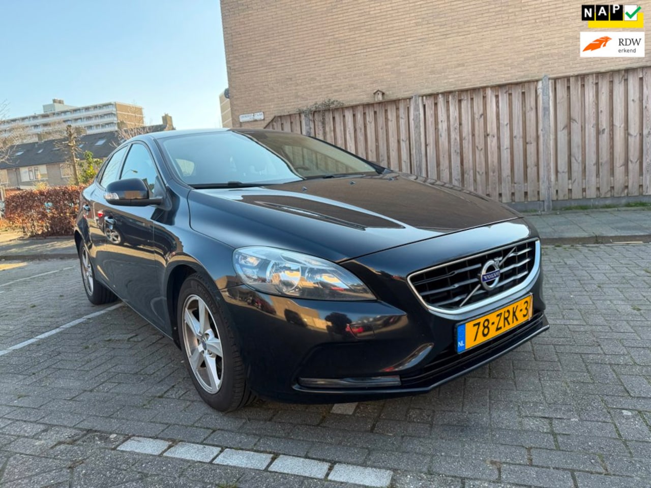 Volvo V40 - 1.6 D2 CLIM/NAVI/XENON /NAP/ STOELVERWARMING/CAMERA - AutoWereld.nl