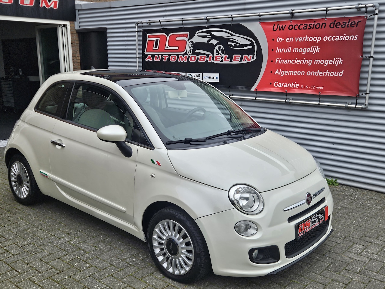 Fiat 500 - 1.2 Lounge FIAT 500 LOUNGE *** AIRCO-PANORAMADAK-SP.WIELEN-CV.ELECTR.RAMEN,etc,etc.*** - AutoWereld.nl