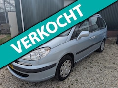 Peugeot 807 - 2.0 ST 7 persoons met apk