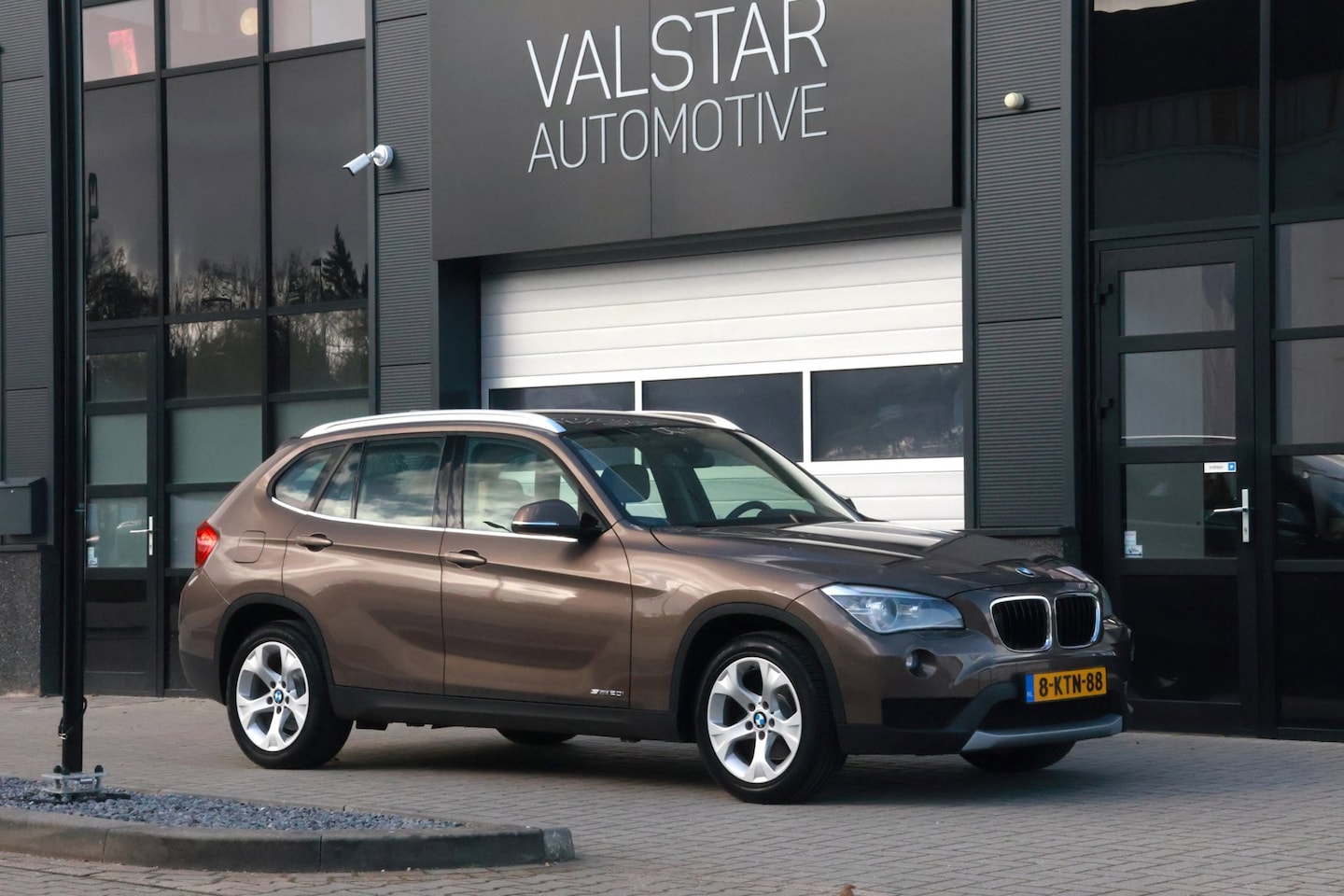 BMW X1 - SDrive20i High Executive | 1e eigenaar| Waanzinnig netjes! - AutoWereld.nl