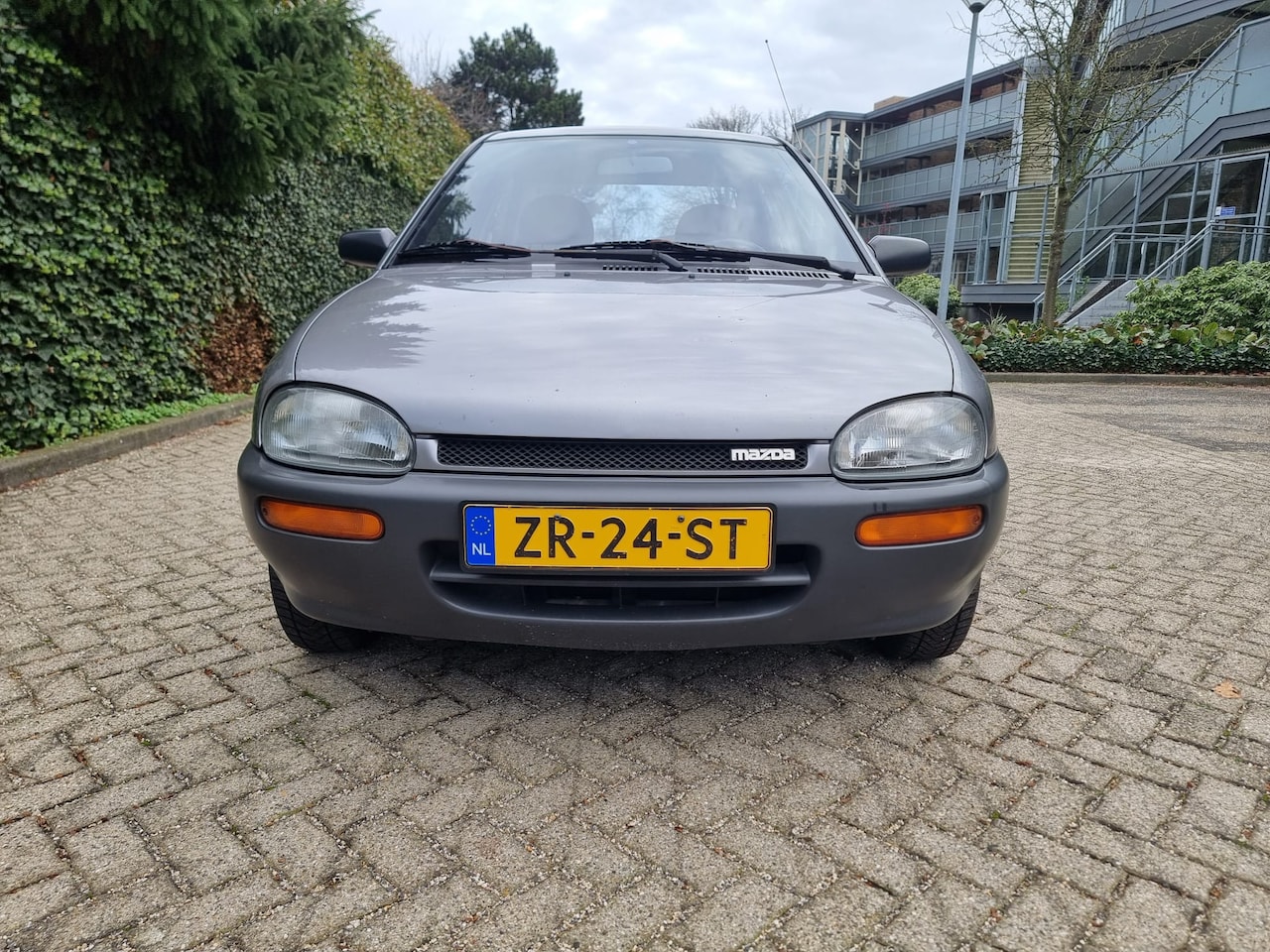 Mazda 121 - 1.3i LX