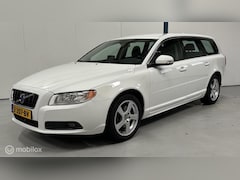 Volvo V70 - 2.5T Momentum 230PK / AUTOMAAT / NAVI
