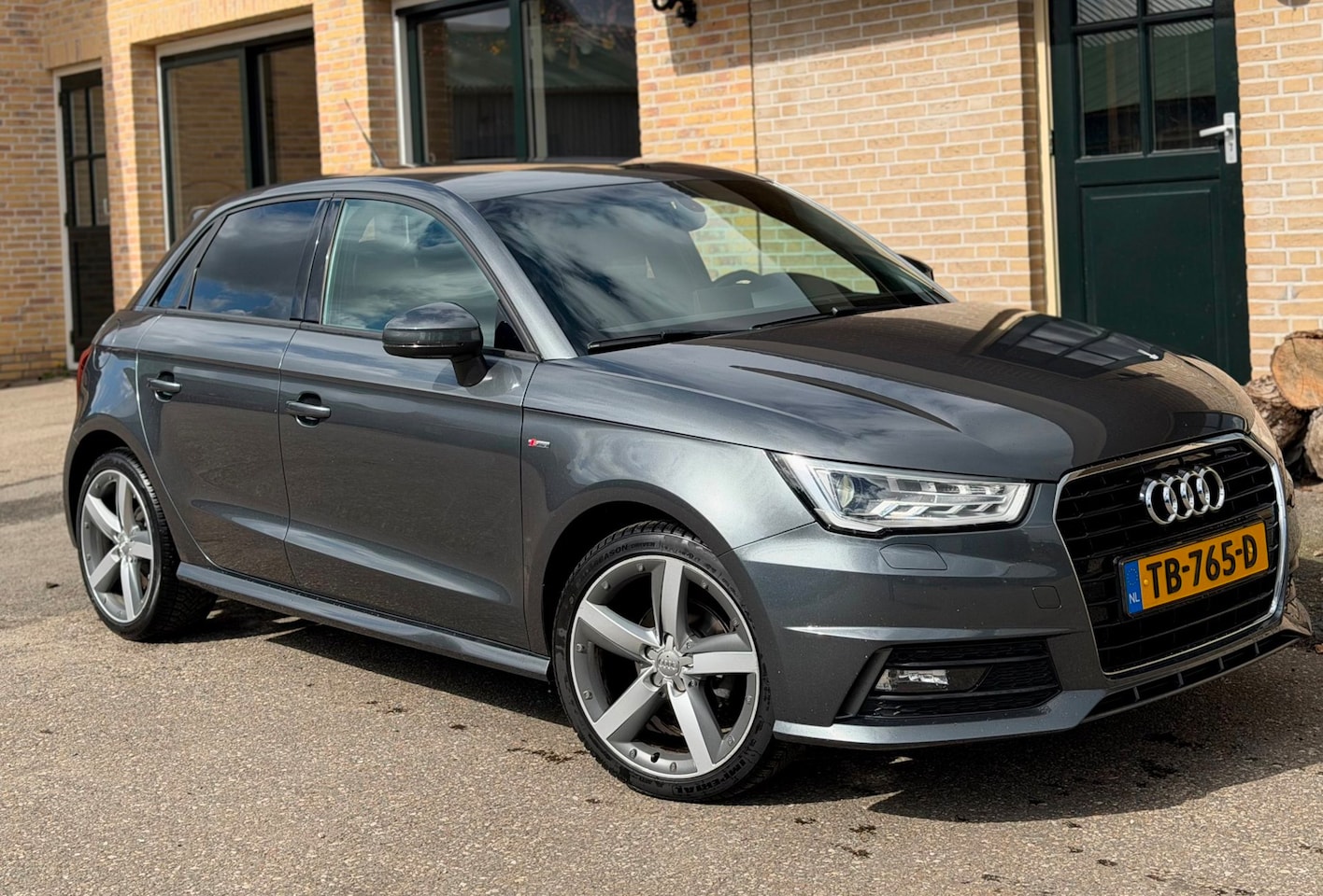 Audi A1 Sportback - 1.0 TFSI DSG S-Line | XENON| CRUISE| NAVI - AutoWereld.nl