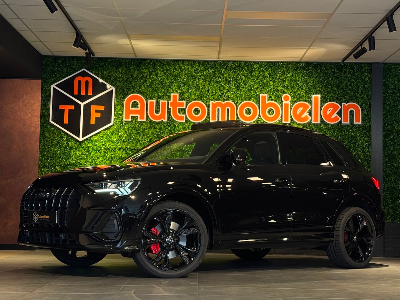 Audi Q3 - 40 TFSI QUATTRO S-LINE |MATRIX|PANO|NIEUWSTAAT|GARANTIE - AutoWereld.nl